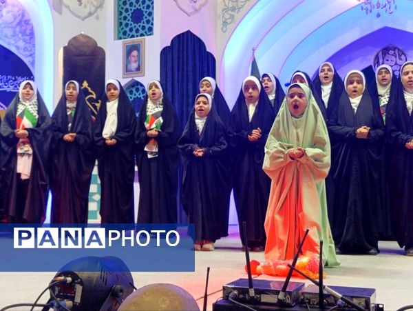 نشست ویژه بانوان پیرغلام حسینی در مشهد؛ جلوه‌ای از هم‌افزایی و معنویت