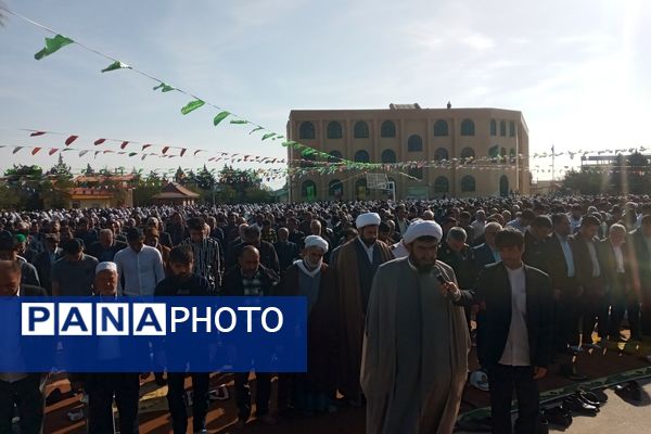 اقامه نماز عید فطر در شهرستان چناران