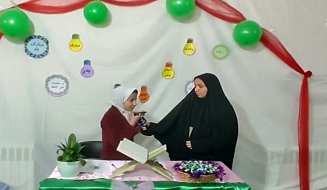چالش تشکر از پدر، در جشن روز پدر مدرسه شهید خاقانی شهرستان شیروان