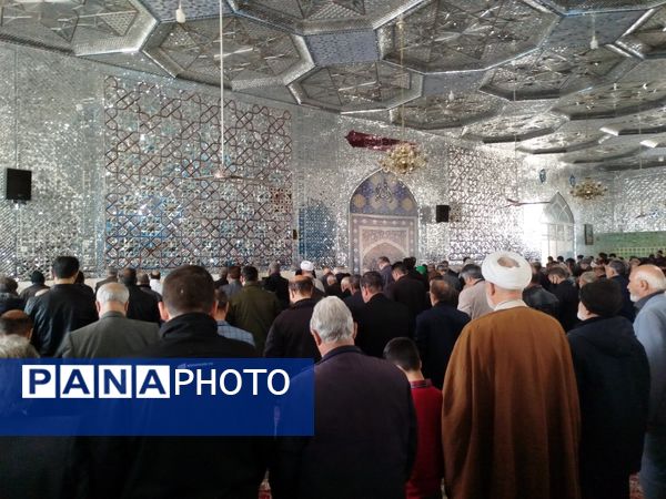 نماز جمعه شهرستان کاشمر با حضور پر رنگ مردم ترشیز کهن برگزار شد 