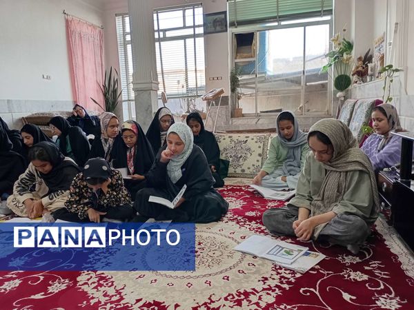 کلاس‌های اوقات فراغت دانش آموزان در روستای نقاب