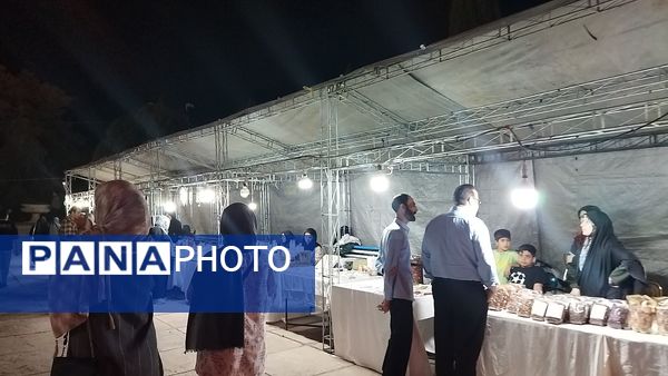 بازارچه اقتصاد مقاومتی صنایع دستی و مشاغل خانگی در نیشابور 