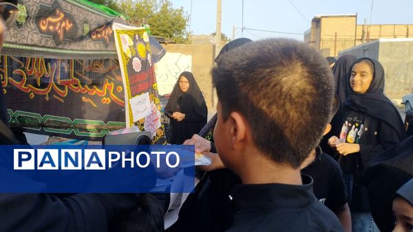 برپایی موکب بین راهی در مراسم پیاده روی جاماندگان اربعین شهرستان خلیل آباد 