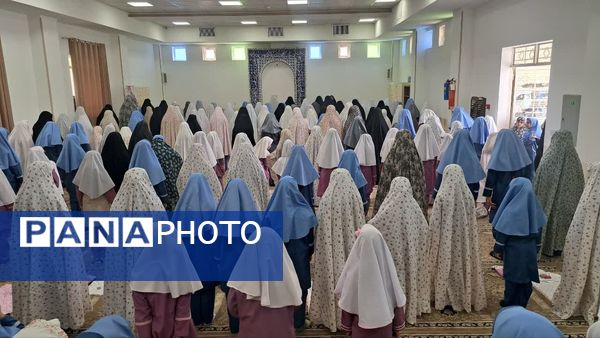 آغاز سال تحصیلی با طنین گلبانگ توحید در دبستان دخترانه ام‌البنین یزد