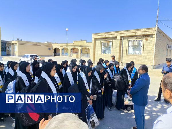 اعزام دانش‌آموزان دختر مدارس سندرک به مناطق عملیاتی جنوب کشور