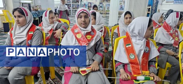بازدید رئیس سازمان دانش‌آموزی از دبستان شاهد دختران