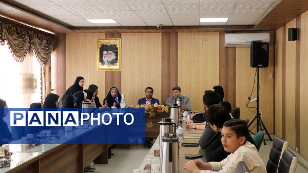 نشست دانش‌آموز خبرنگاران منتخب پانا با معاون پرورشی و فرهنگی استان آذربایجان شرقی