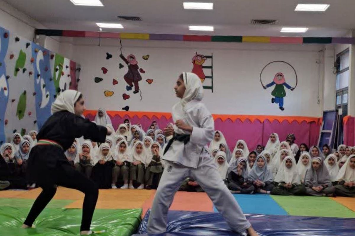 برگزاری المپیاد ورزشی در دبستان شاهد ام‌البنین (س) ناحیه دو شهرری 