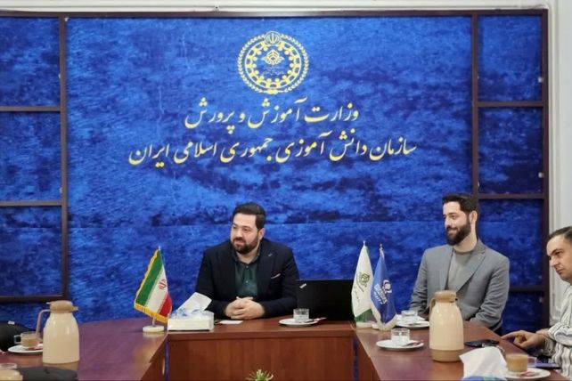 جلسه هم‌اندیشی رئیس سازمان دانش‌آموزی استان با مدیران مدرسه