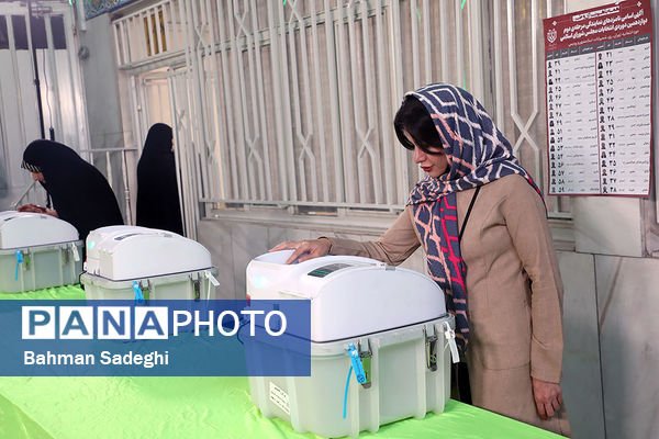 مرحله دوم انتخابات مجلس دوازدهم شورای اسلامی در مسجدالنبی میدان نبوت