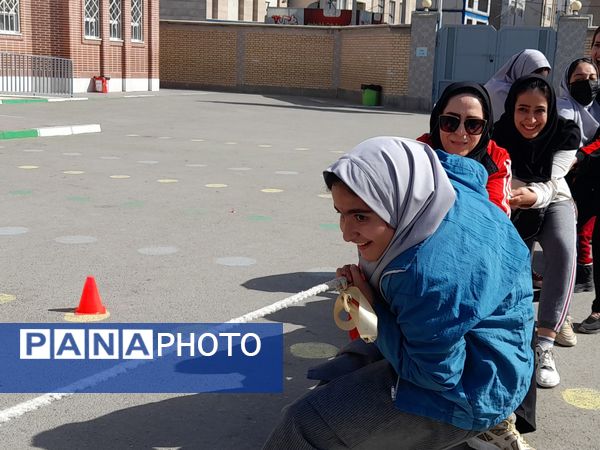 مسابقات خانوادگی در مدرسه پورشهریاری