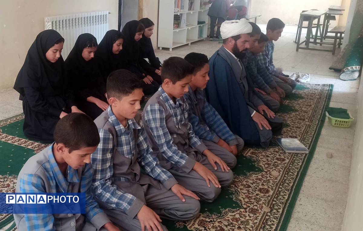 عطر بندگی در دبستان شهید رحمت الله قلعه یزدانی 