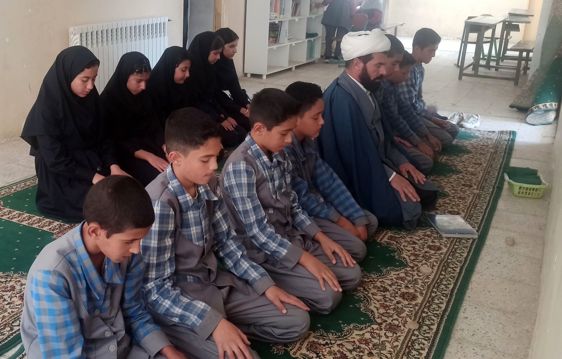 عطر بندگی در دبستان شهید رحمت الله قلعه یزدانی 