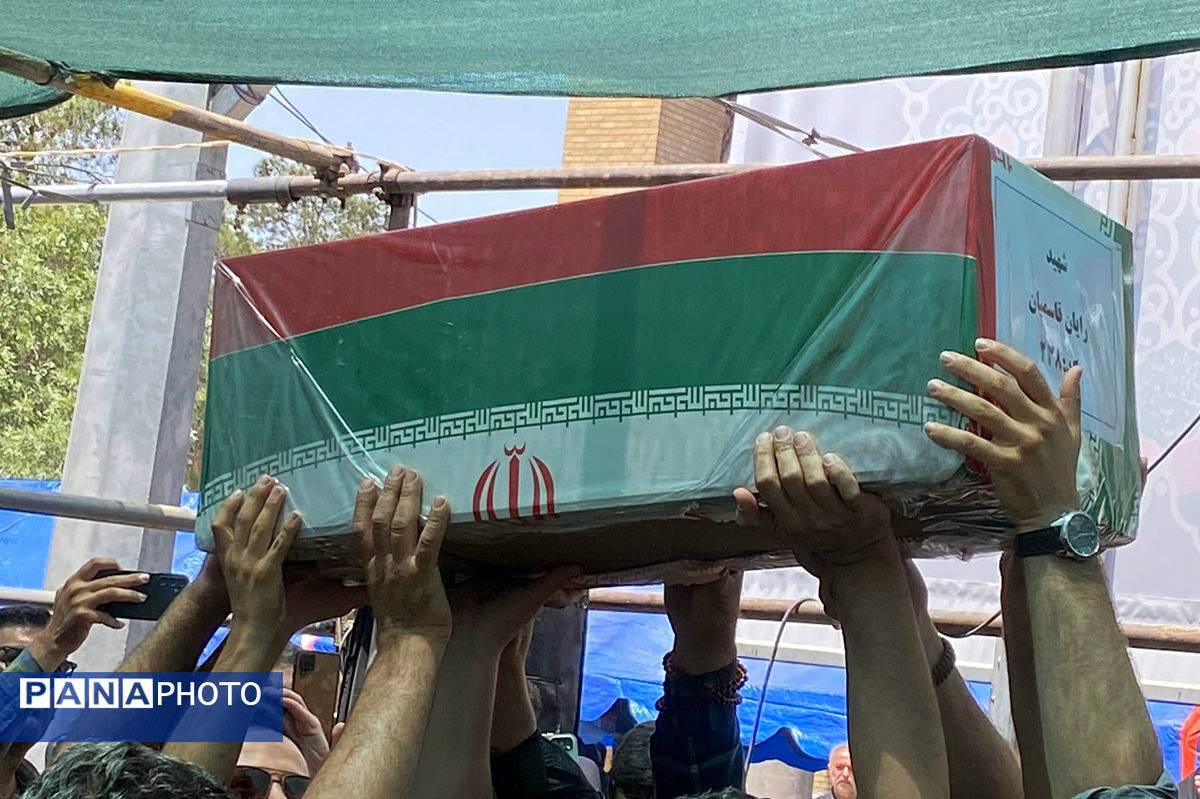 شهیدان ستارگان آسمان عزت و استقلال ملت بزرگ ایران هستند