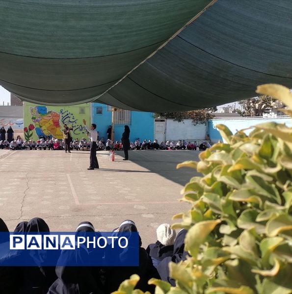 آموزش اطفاء حریق در مدرسه ناهید نخودی
