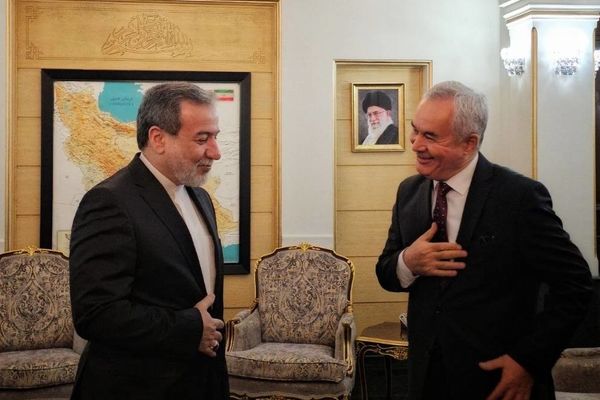 عراقچی عازم تاجیکستان شد