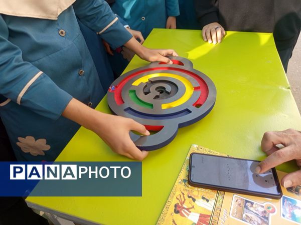 بازارچه کتاب در دبستان سمیه