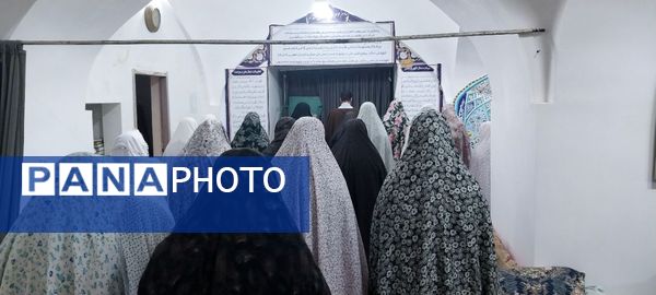 بانوان فدافن  زمزمه‌های ایمان در خلوت نورانی اعتکاف مسجد جامع