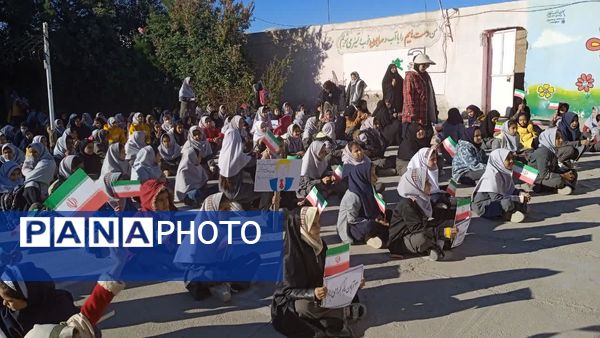 دانش‌آموزان شهید نجفی فدافن هم‌صدا با انقلاب در مراسم سیزده آبان