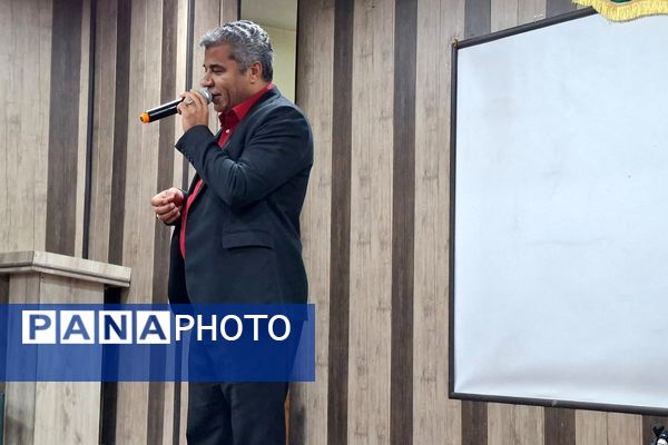 یلدا با نخستین جشنواره‌ هنرهای آوایی کانون ملائک در قرچک