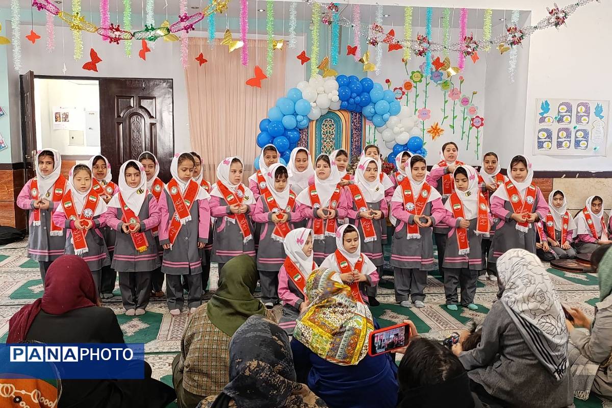 حضور دانش‌آموزان مدارس ناحیه دو شهرری در جشن ولادت حضرت فاطمه (س)