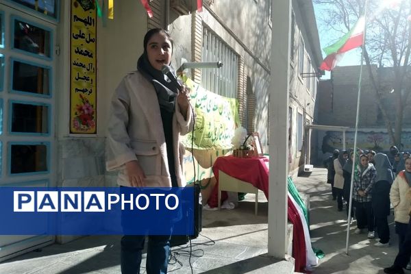 آیین نواختن زنگ انقلاب در آموزشگاه نمونه دولتی فدک فاروج