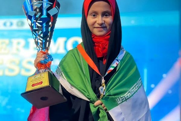 دختر ۱۰ ساله ایرانی قهرمان آسیا در شطرنج برق‌آسا: حجاب مانع افتخارآفرینی نیست/ شطرنج ذهنم را برای درس خواندن خلاق‌تر کرده است
