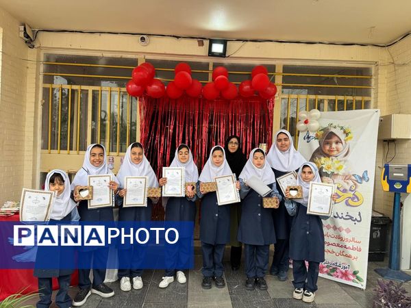 شکوفه های لبخند در آموزشگاه شاهد فرهنگ پیشوا؛ جشن روز دختر با رنگ شادی و هدیه