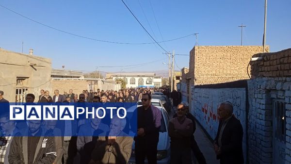 تشییع پیکر و خاکسپاری پدر شهید عجمی فدافن در گلزار شهدای روستای فدافن