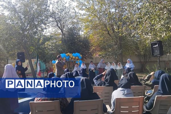 حضور دانش‌آموزان ناحیه دو شهرری در نمایشگاه طرح‌های علمی پژوش سرای بصیرت 