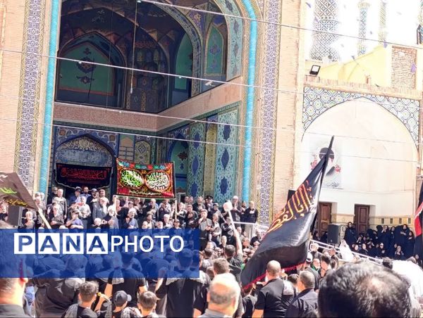اقامه عزا و نوحه خوانی در صحن آستان مقدس حضرت سلطانعلی(ع) 