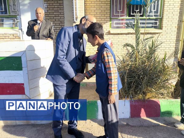 تجلیل از خبرنگار ارشد دبستان شهید پسندیده فدافن