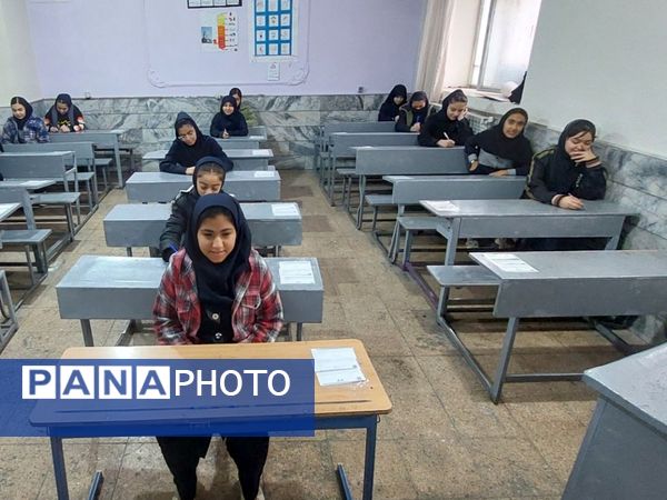 امتحانات ترم اول در دبیرستان دخترانه انیس خوش قدم 