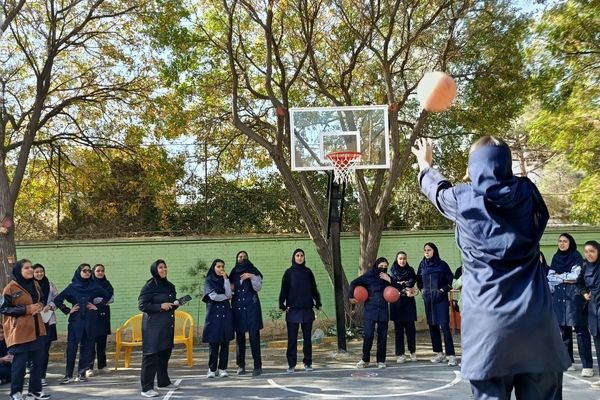 تلفیق ورزش و هنر در دبیرستان وکیلی 3