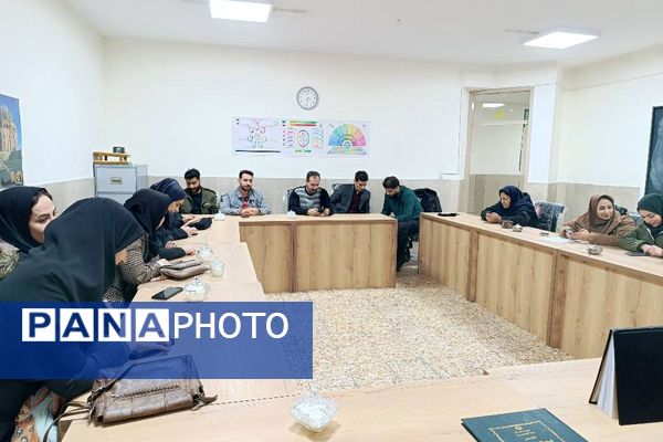 برگزاری جلسه نماد با محوریت حمایت و پیشگیری در مدرسه شهید رجایی