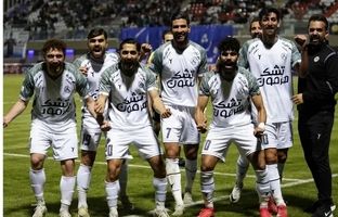 چک برگشتی در اردوگاه گاندوها