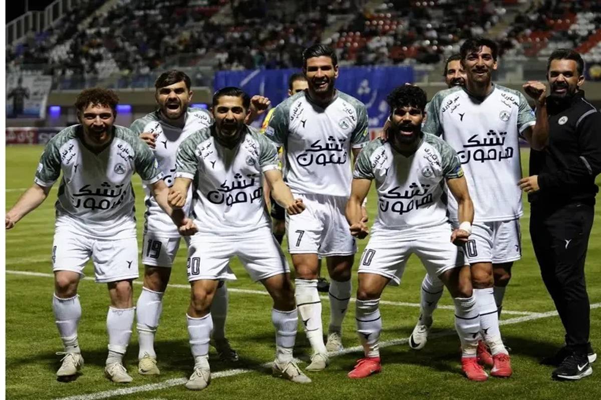 چک برگشتی در اردوگاه گاندوها