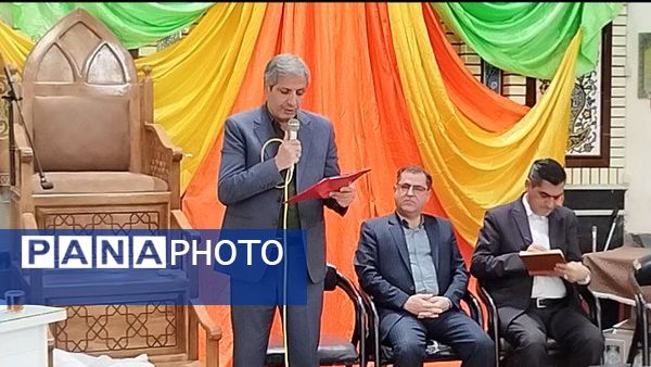 جلسه دهگردشی فرماندار کاشمر در روستای رزق آباد