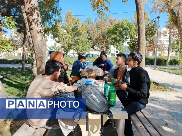 برگزای اردوی تفریحی دبیرستان رجایی یک به‌مناسبت هفته بسیج 
