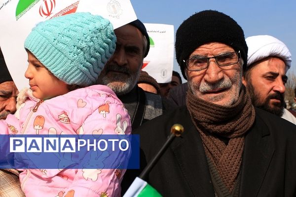 حضور پرشور مردم بهارستانی در راهپیمایی ۲۲ بهمن