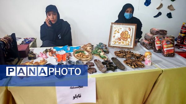 نمایشگاه خدمت 46 به مناسبت هفتهٔ بسیج در نیشابور 