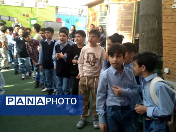 جشن آغاز سال تحصیلی در دبستان مبتکران ناحیه ۷ مشهد