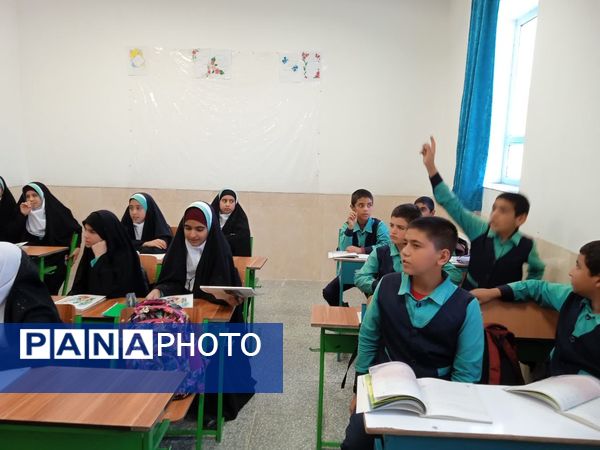 بازدید مسئولان آموزش و پرورش استان یزد از واحدهای آموزشی خاتم 