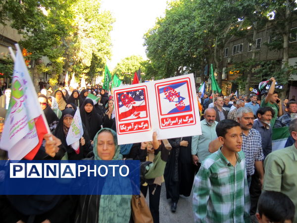 بازدید مدیرکل آموزش پرورش استان خراسان شمالی از غرفه‌های غدیرخم در بجنورد