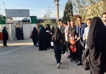 اعزام کاروان دانش‌آموزی راهیان نور به مناطق عملیاتی دهلران و مهران 