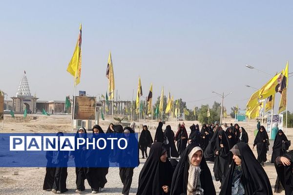 لحظات ناب در دیار نور، کنار شهدا 