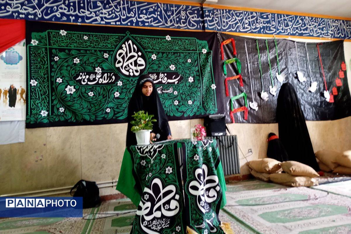 هیئت شهرستانی به مناسبت شهادت حضرت زهرا(س) در دبیرستان حضرت معصومه(س) شهرستان فیروزکوه