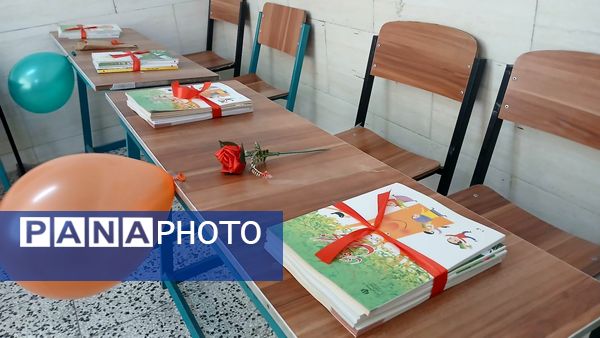  جشن‌ شکوفه‌ها‌ در‌ دبستان‌ شهید‌ دیالمه‌