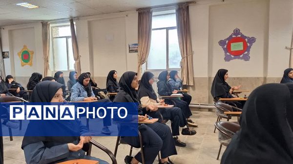 افتتاحیه جشنواره همیار معلم در دبیرستان فاطمیه ناحیه یک کرج