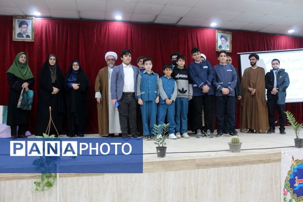 تقدیر از برگزیدگان مسابقات قرآن، عترت و نماز در گلوگاه 